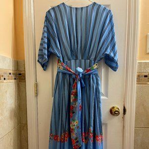 Beautiful floral midi dress Eshakti